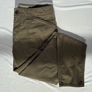 Gap Women’s Boyfriend Cargos Pants. Size 0.